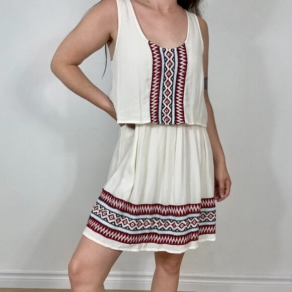 Forever 21 Cream and Red Aztec Midi Dress - Picture 2 of 6